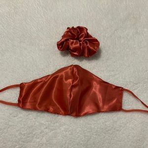 Matching hair tie & mask 🧡